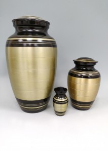 DF1025 Urns Gold and black